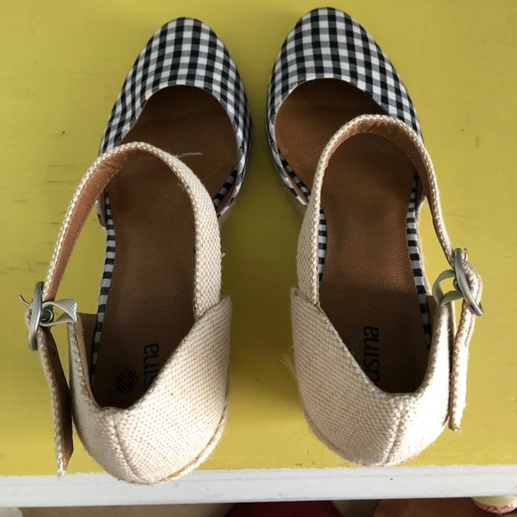 Checkered Wedge Heels - Picture 2 of 6